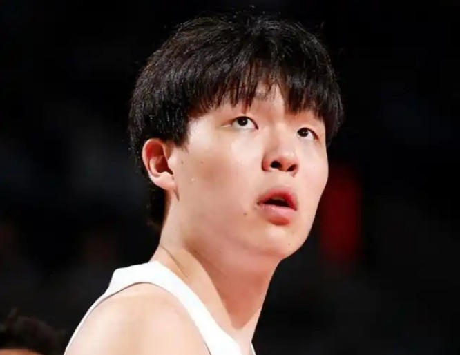  遗憾落幕的痛楚：深挖杨瀚森赛场表现的战术解构。 体育新闻