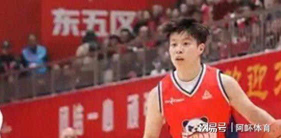  四川女篮82-81险胜江苏：战术博弈下的细节决定与数据复盘 体育新闻