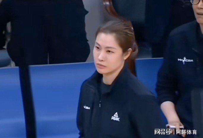  四川女篮82-81险胜江苏：战术博弈下的细节决定与数据复盘 体育新闻