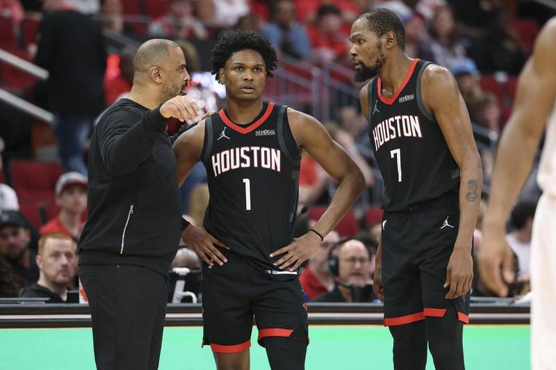  当湖人伤兵满营遇上火箭锋线群：这一次，天平真的倾斜了 体育新闻