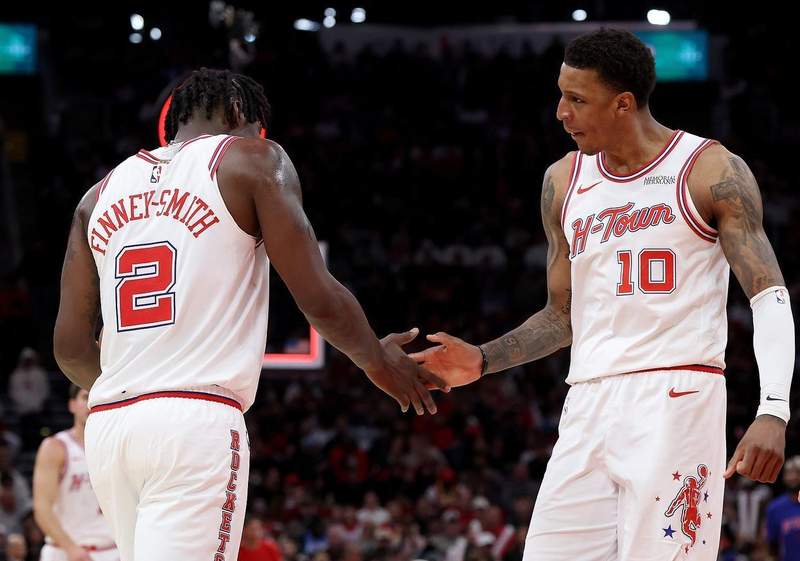  当湖人伤兵满营遇上火箭锋线群：这一次，天平真的倾斜了 体育新闻