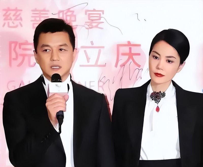  超越人设：解析王菲十五年低调哲学背后的博弈论 娱乐新闻