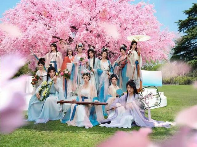  花西子深耕花朝节：东方美学IP的文旅融合方法论 企业服务