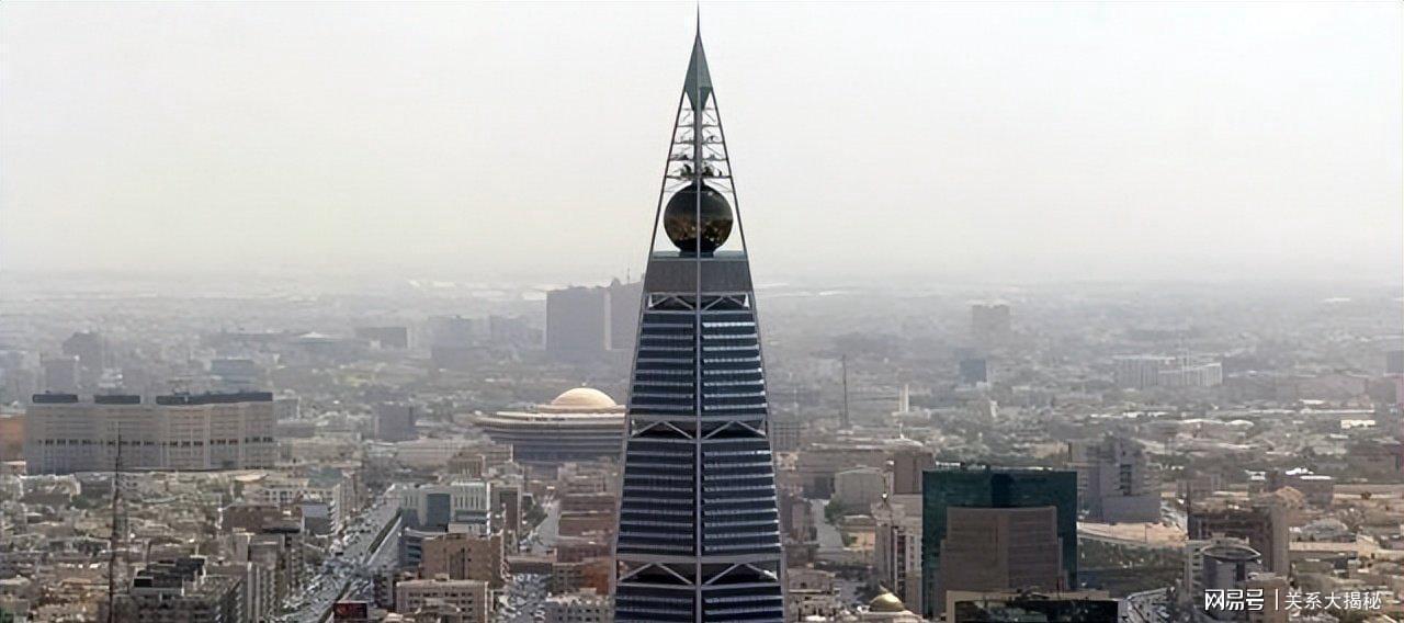  否决票背后的战略逻辑：霍尔木兹危机中的三次关键博弈 新闻