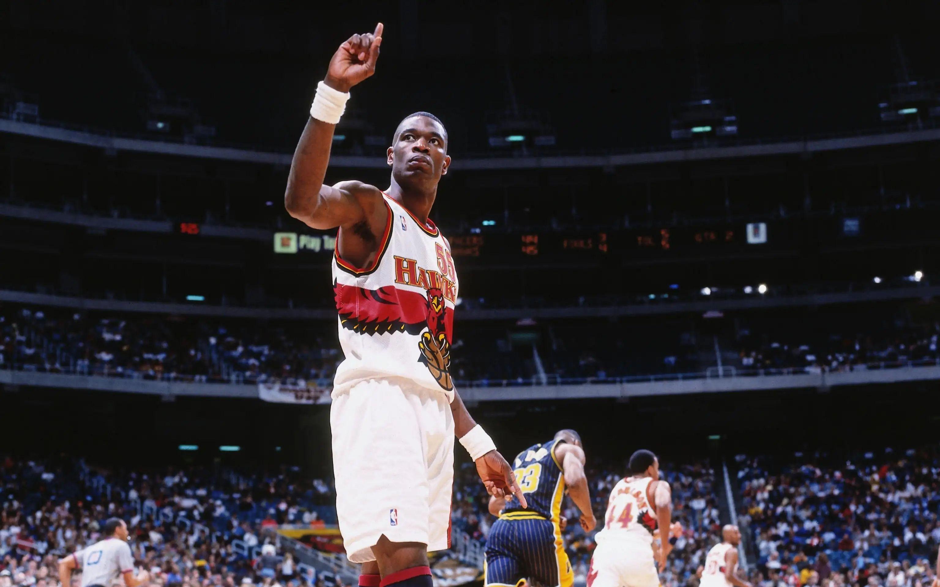  禁区铁闸：NBA历史防守中锋的技术代际革命与战术价值 体育新闻